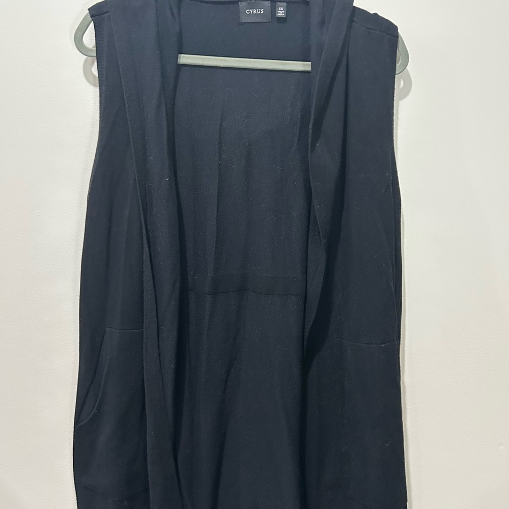 Cyrus Elegant Black Knitwear hooded vest